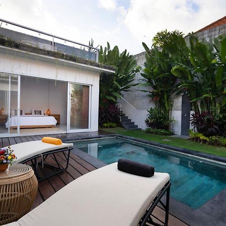 Villa Sersenka Kerobokan  Bagian luar foto