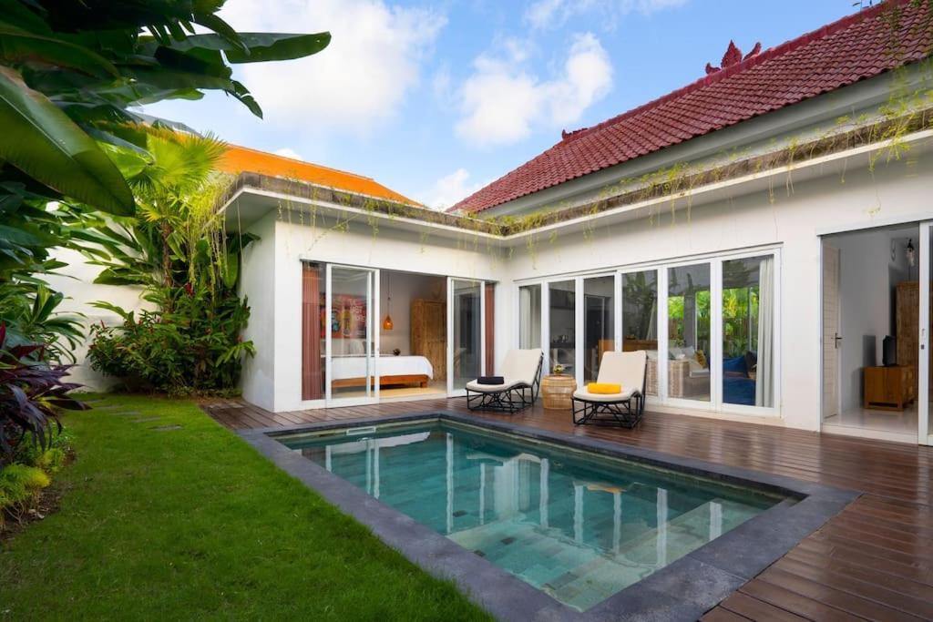Villa Sersenka Kerobokan  Bagian luar foto